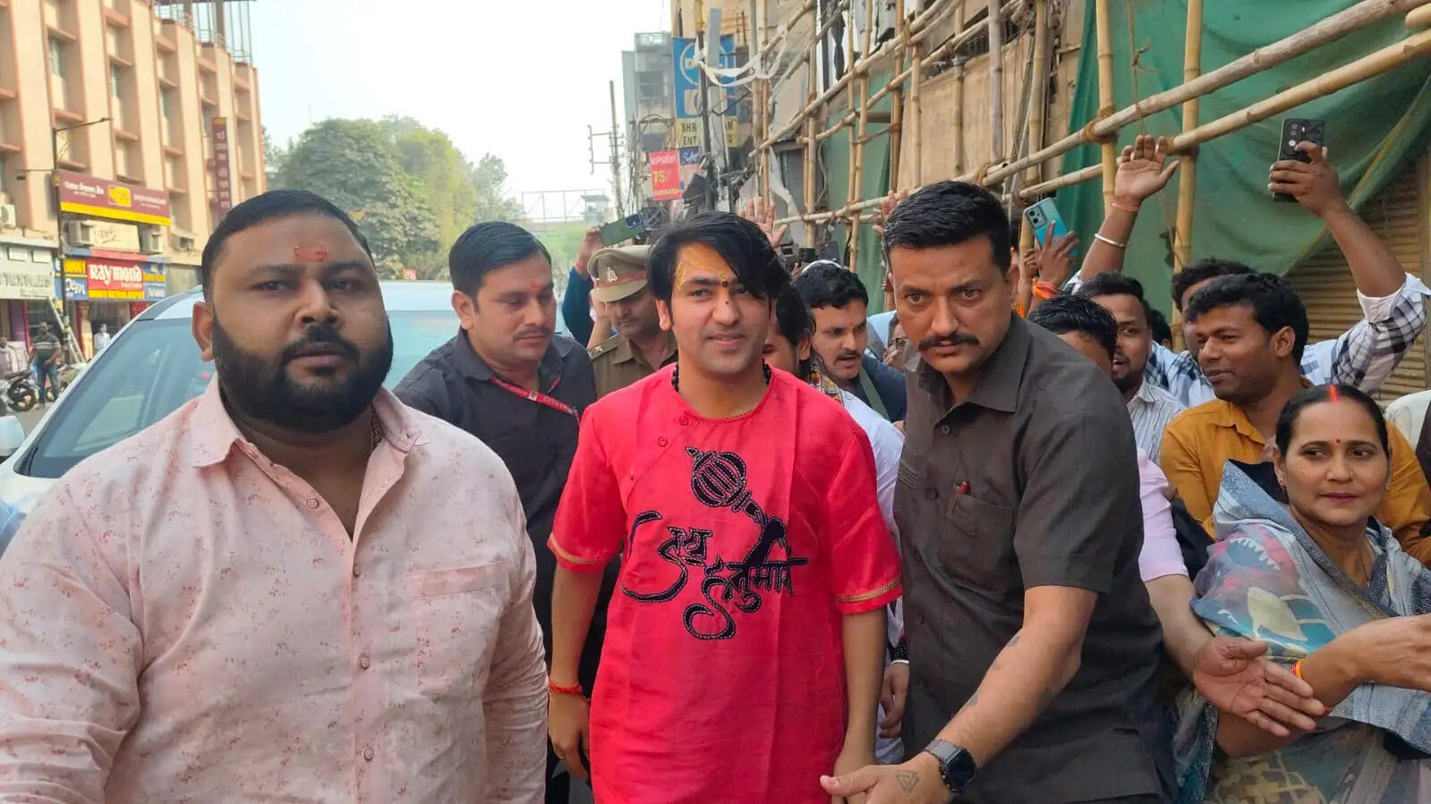 'काशी' की आध्यात्मिक ऊर्जा पूरे देश को करती है प्रेरित : धीरेंद्र कृष्ण शास्त्री