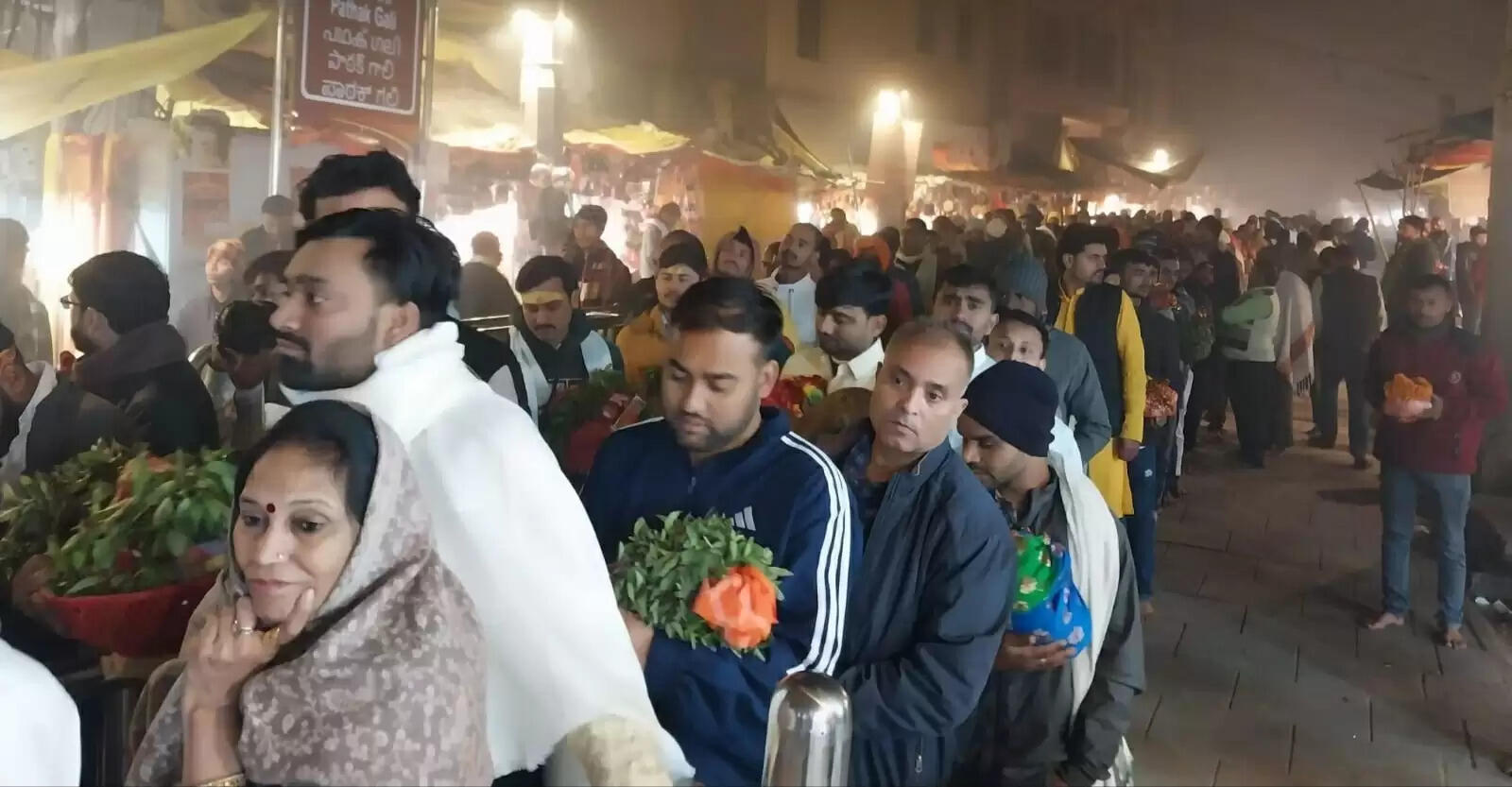 नव वर्ष पर विंध्याचल धाम में उमड़ा श्रद्धा का जनसैलाब