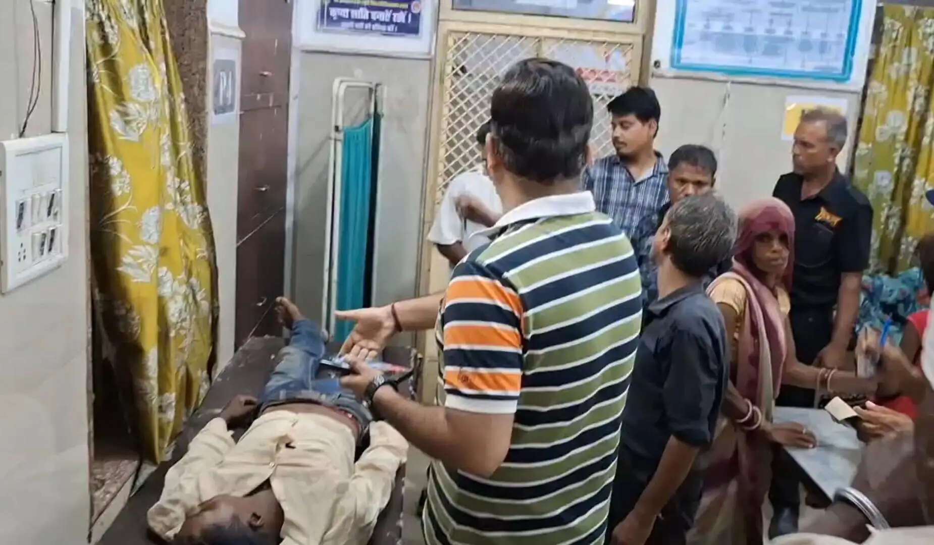 दमोहः आकाशीय बिजली गिरने से युवक की मौत, छह घायल, 12 बकरियों की भी गई जान