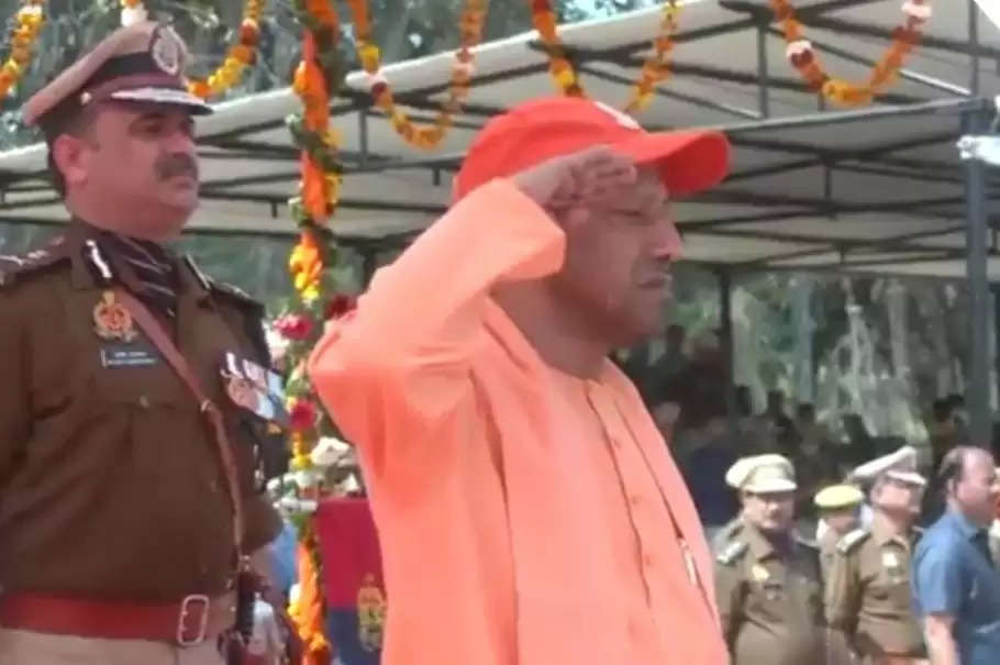 पुलिस सेवा में चुनौतियां कभी खत्म नहीं होती : योगी आदित्यनाथ