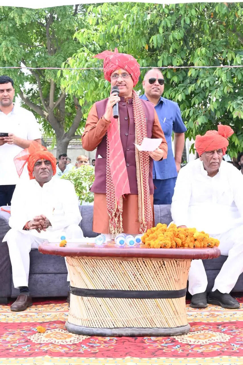 केवल राष्ट्र भक्ति के आधार पर चलेगा देश : डॉ दिनेश शर्मा