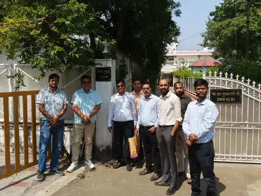 भोपाल में&nbsp;पटवारी संघ ने डिप्टी सीएम राजेंद्र शुक्ल से की मुलाकात, बर्खास्तगी-निलंबन वापस लेने की मांग पर अड़े