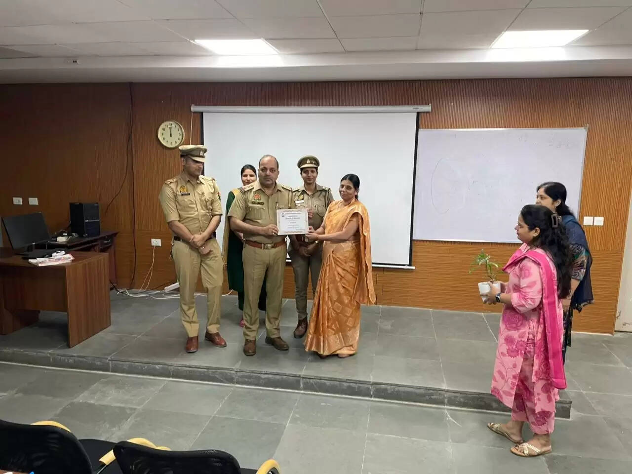 मेडिकल कॉलेज में साइबर सेफ्टी पर जागरूकता कार्यक्रम आयोजित