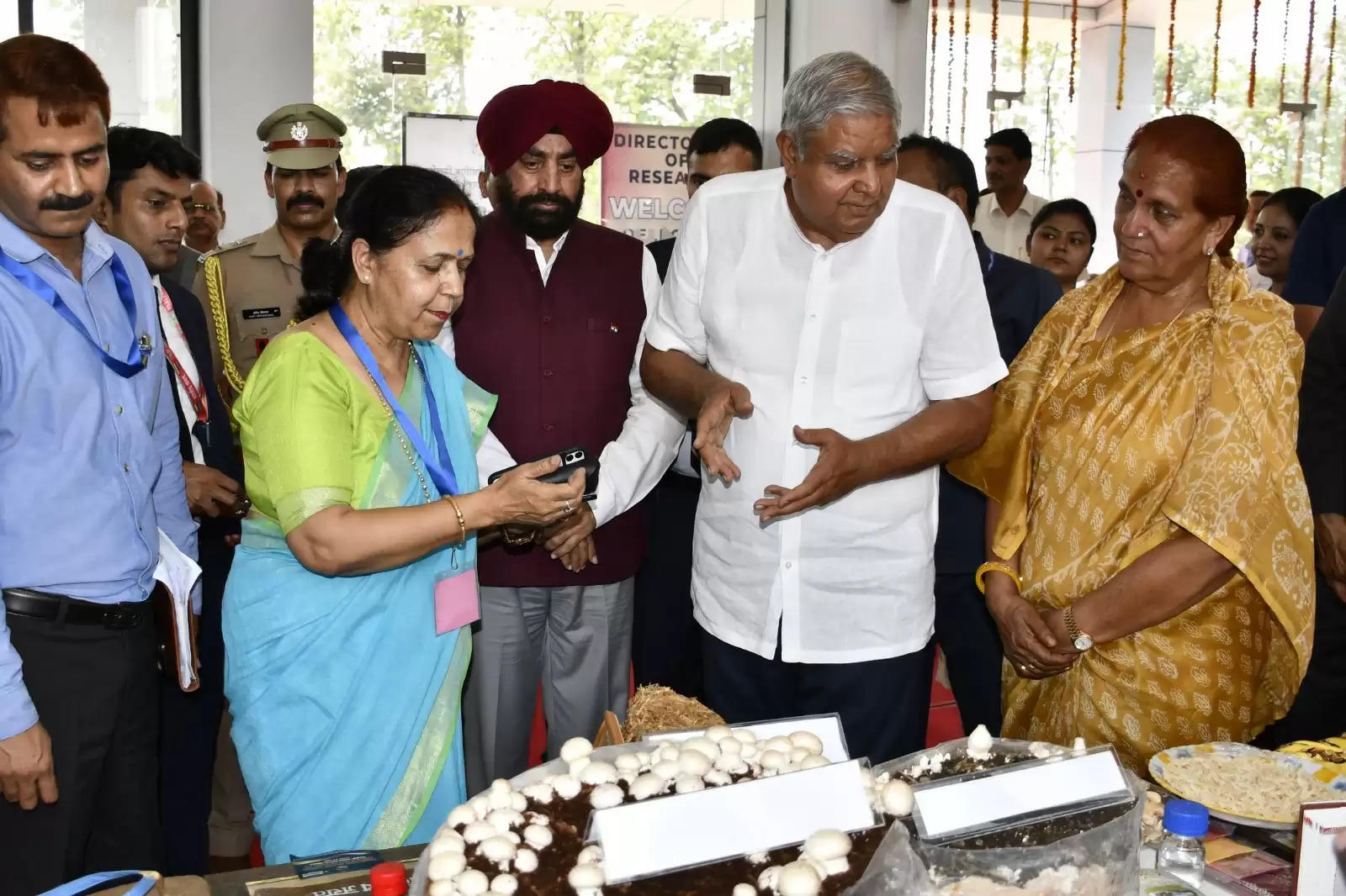 बदलते परिवेश में किसान अपने आप को तकनीकी रूप से आगे बढ़ाए : उपराष्ट्रपति