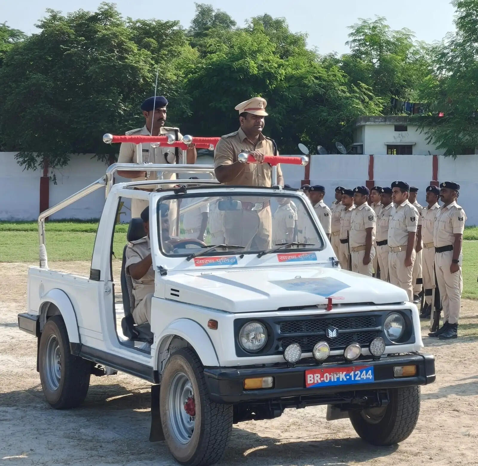 स्वतंत्रता दिवस परेड पूर्वाभ्यास का वरीय पुलिस अधीक्षक ने किया निरीक्षण