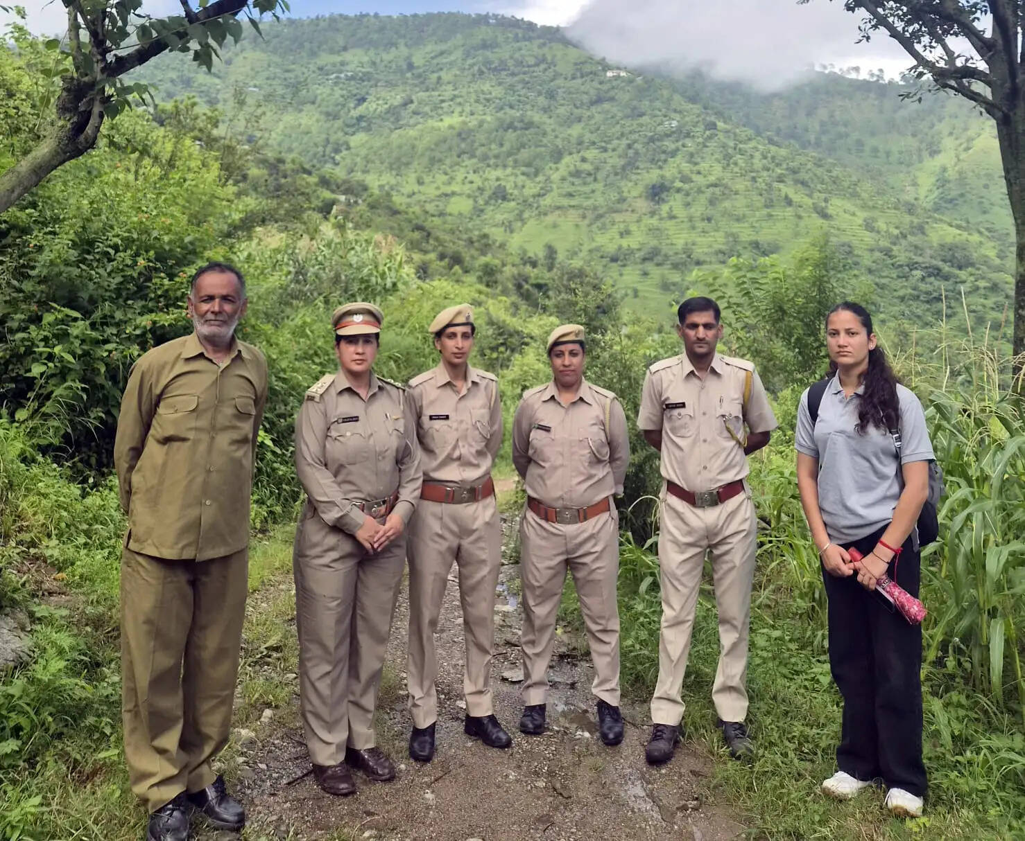 68 भेड़ बकरियों समेत कुत्तों को भी चट करने वाला तेंदुआ हुआ पिंजरे में कैद