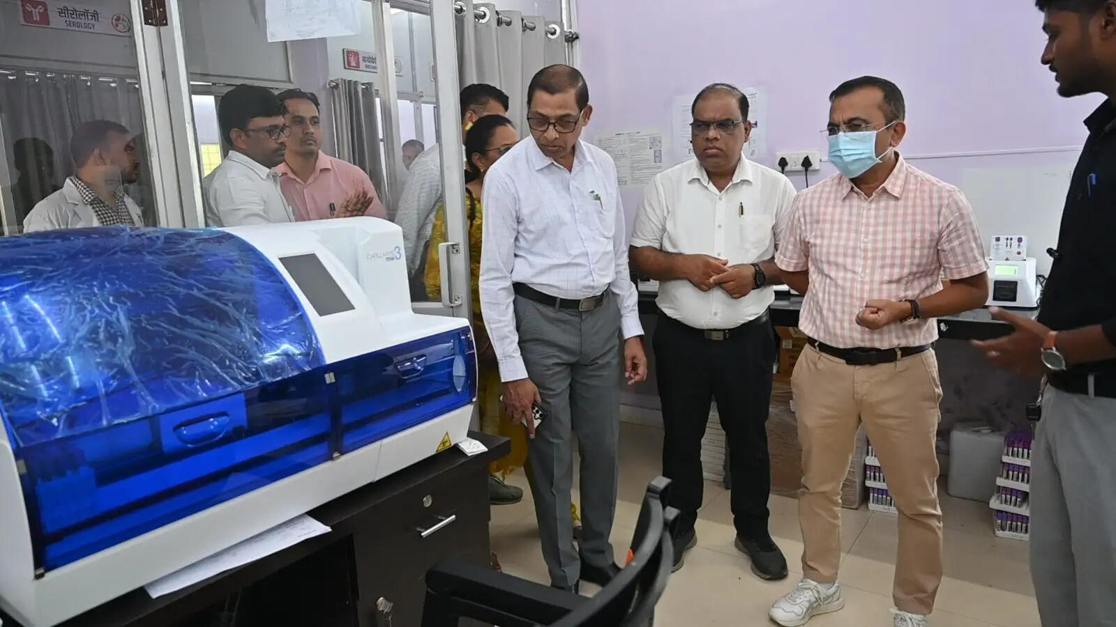 जिला अस्पताल में रक्तदान शिविर, कलेक्टर ने डायलिसिस यूनिट का किया निरीक्षण