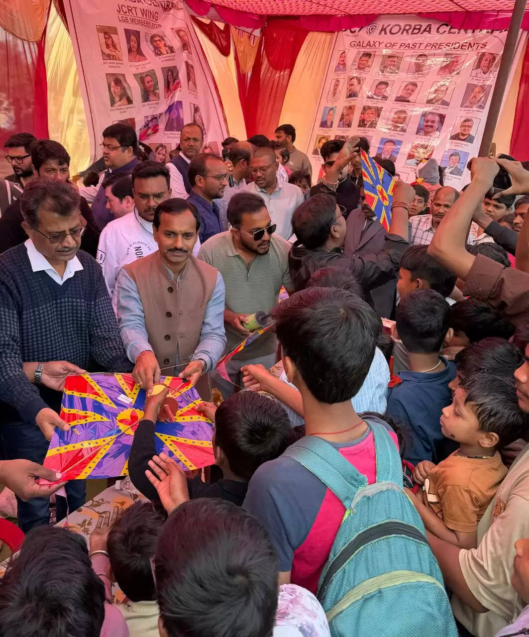 मकर संक्रांति दान करने एवं पारंपरिक खेलों को जीवित रखने का एक महत्वपूर्ण त्योहार : हितानंद अग्रवाल