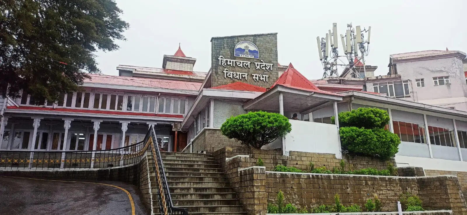 हिमाचल विधानसभा में आउटसोर्स कर्मचारियों पर गरमाया सदन, विपक्ष ने उठाए सवाल