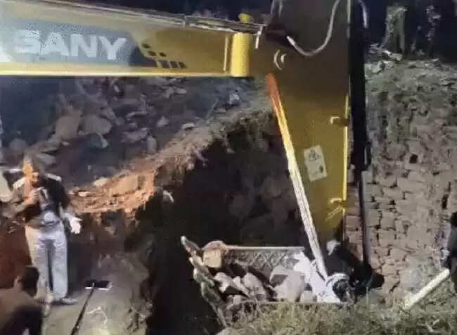 (अपडेट) मप्र के छिंदवाड़ा में कुआं धसने से तीन मजदूरों की मौत, 24 घंटे बाद भी नहीं निकाले जा सके शव