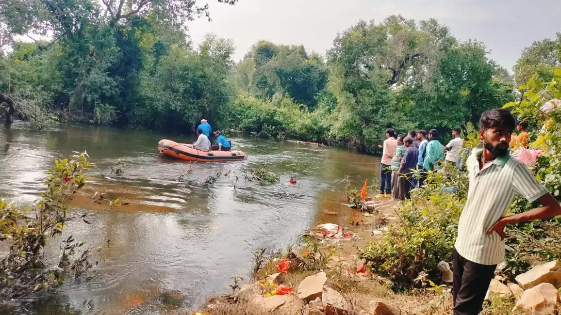 नदी में डूबे भाइयों में छोटे का शव मिला, दूसरे की तलाश जारी