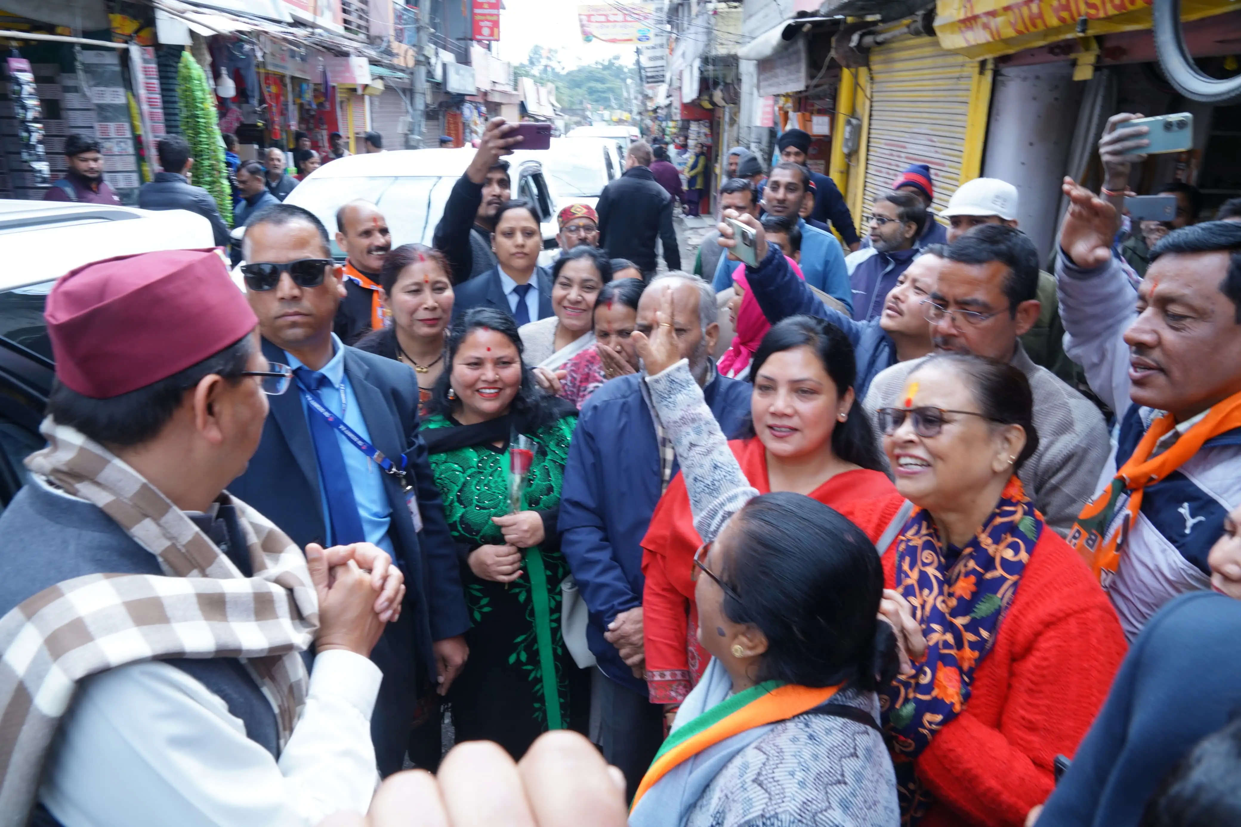 मुख्यमंत्री ने लाभार्थियों से की मुलाकात, क्रियान्वयन का जायजा लेकर निस्तारण के दिये निर्देश