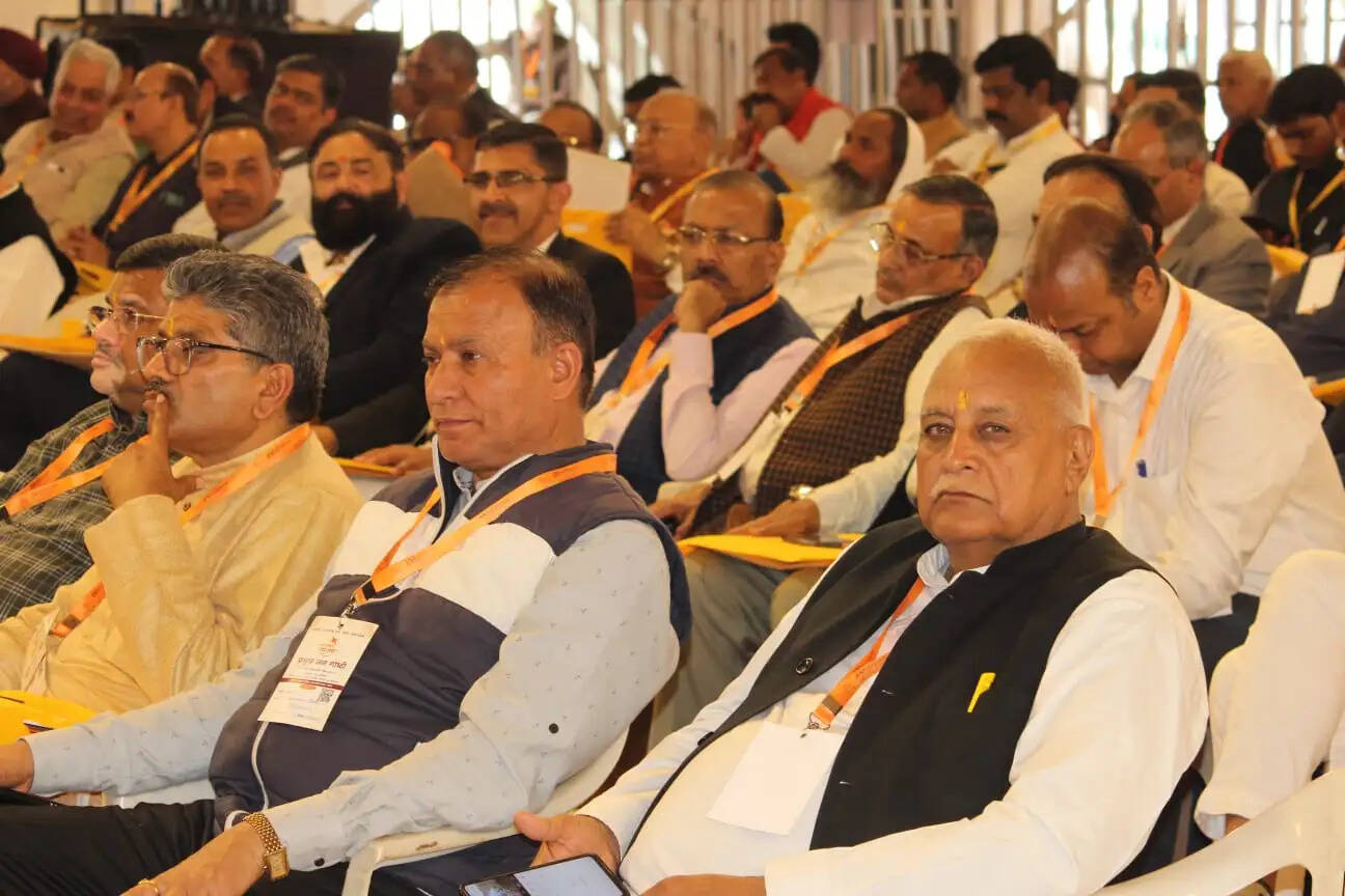 संघ व्यक्ति निर्माण की कार्यशाला, शाखा में व्यक्ति के विकास और निर्माण को मिलता है मूर्त रूप : डॉ. मोहन भागवत