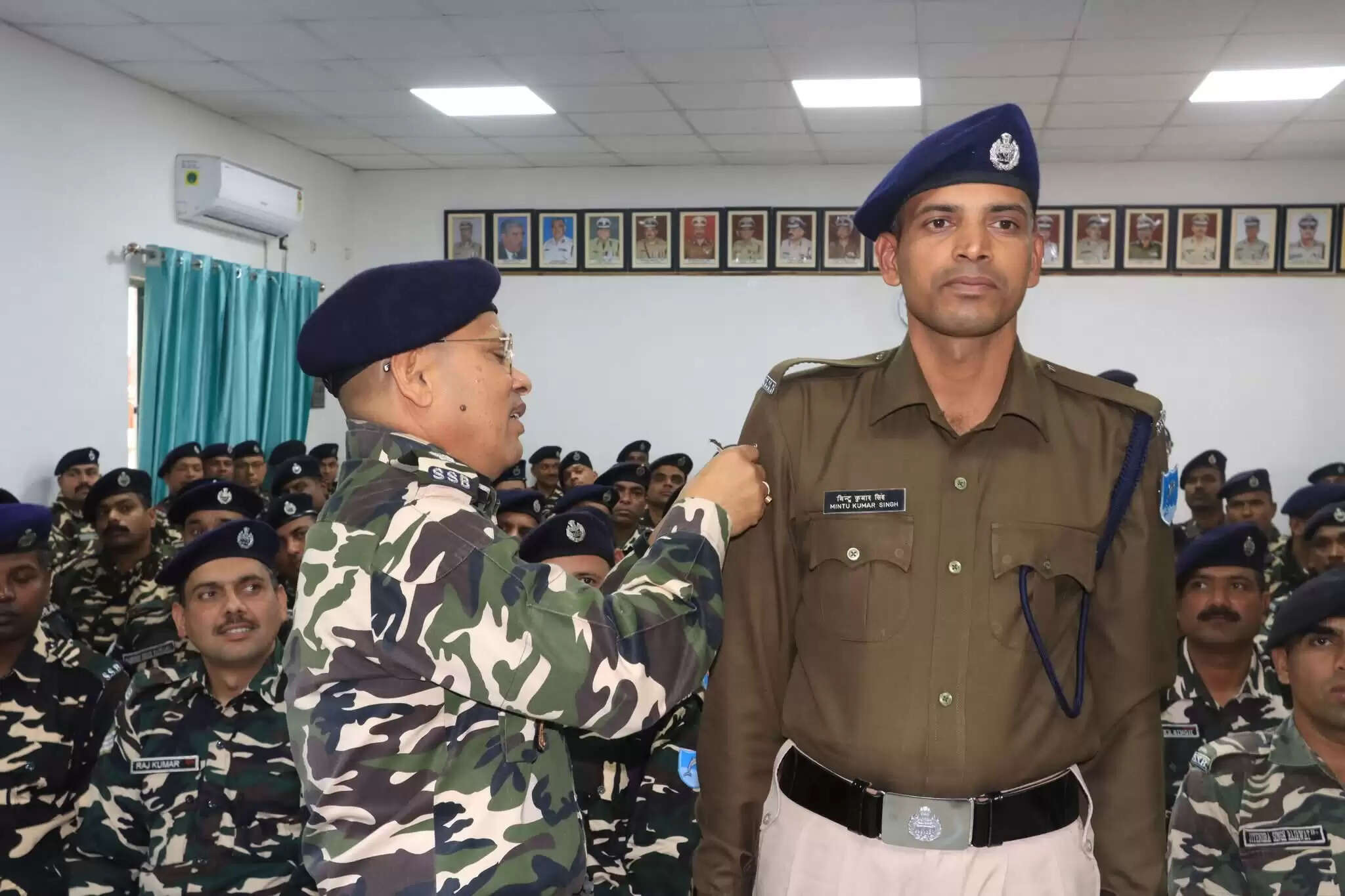 सैनिक सम्मेलन में प्रोन्नत प्राप्त जवानों को दी गई पदोन्नति