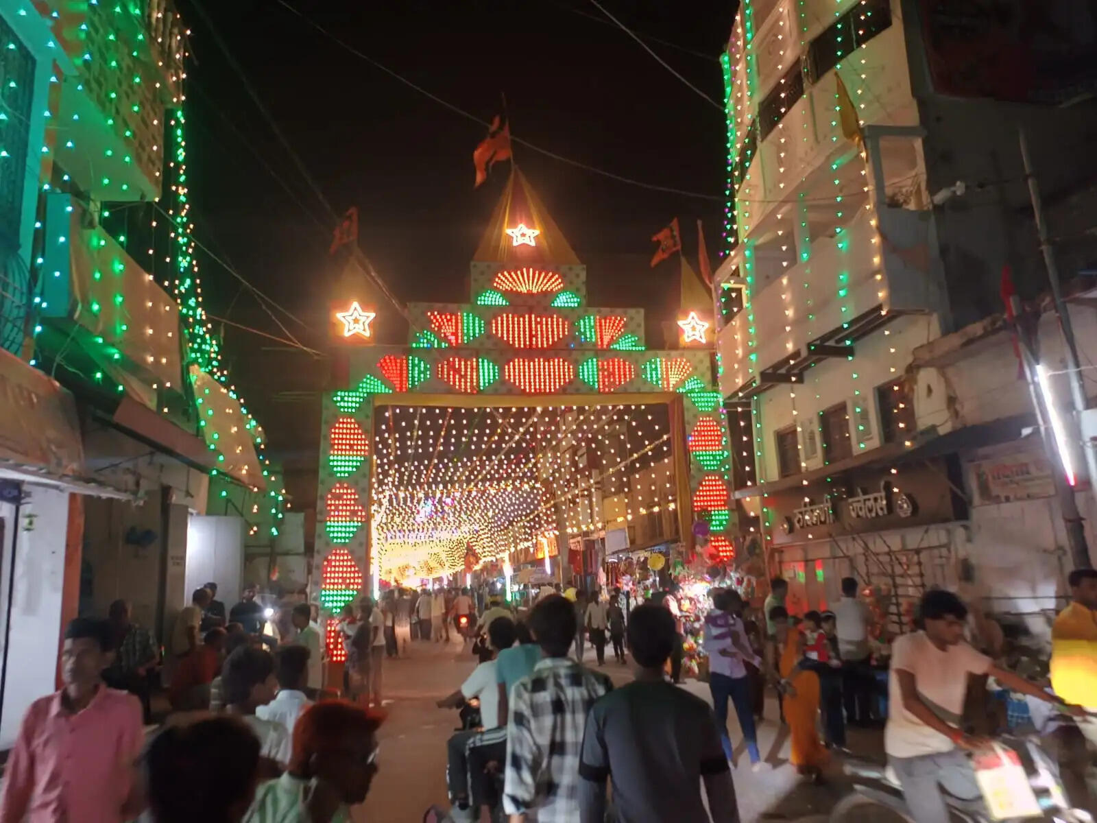 सारण के रिविलगंज में हनुमान जी को भगिना मान होती आराधना