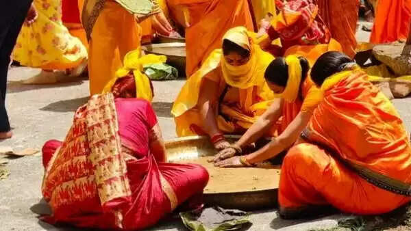 भगवान बदरीनाथ के लिए नरेन्द्रनगर राजदरबार में तिल के तेल की पिरोई शुरू