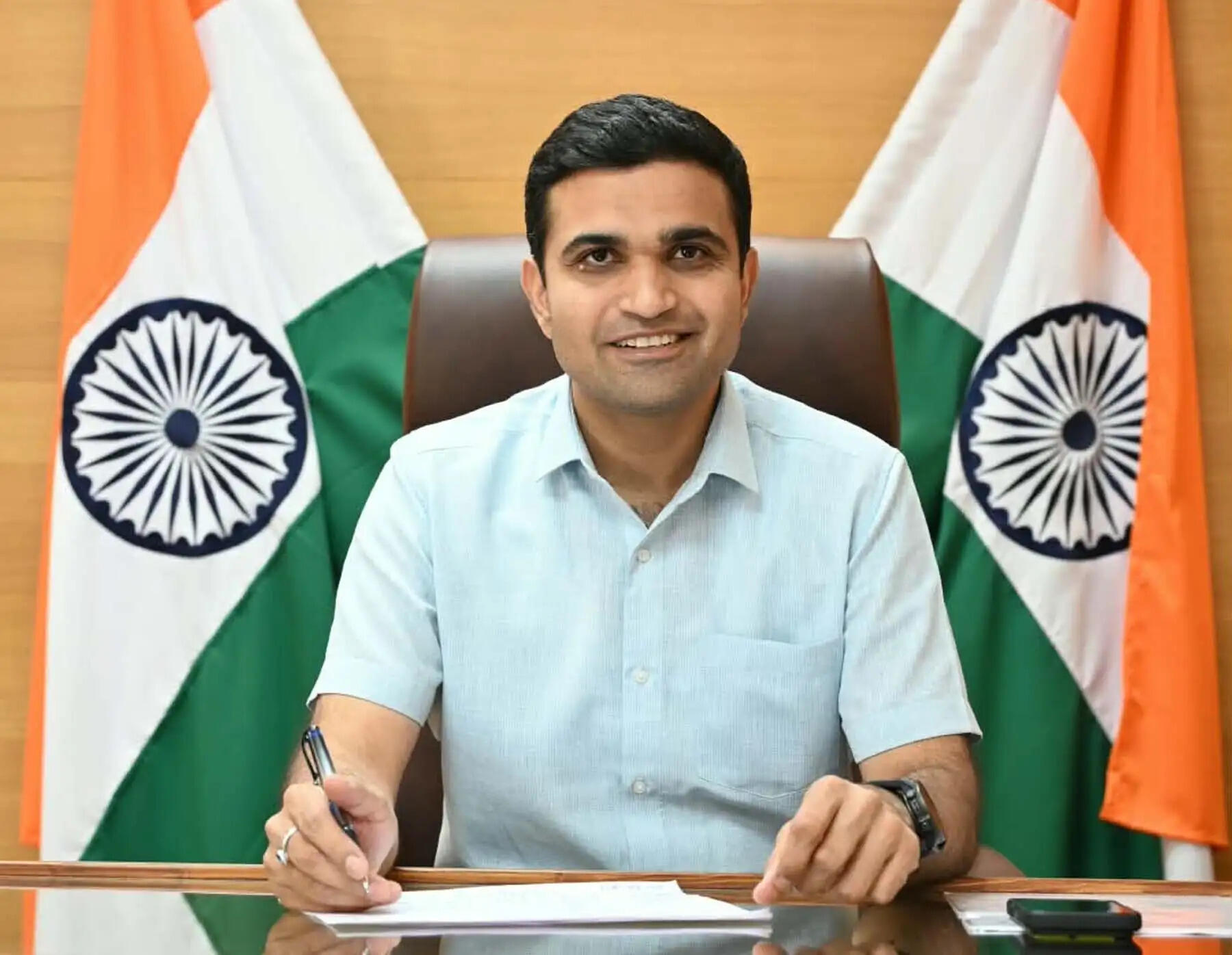 गुरुग्राम: चार्जिंग स्टेशन स्थापित करने के लिए चिन्हित स्थलों की तस्वीरें एक सप्ताह में भेजें: विक्रम सिंह