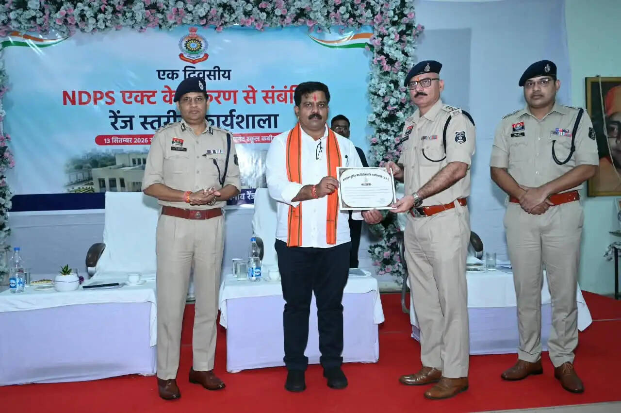 नशे के अवैध कारोबार के विरुद्ध कार्रवाई को मिशन के रूप में लेकर कार्य करें : उप मुख्यमंत्री विजय शर्मा