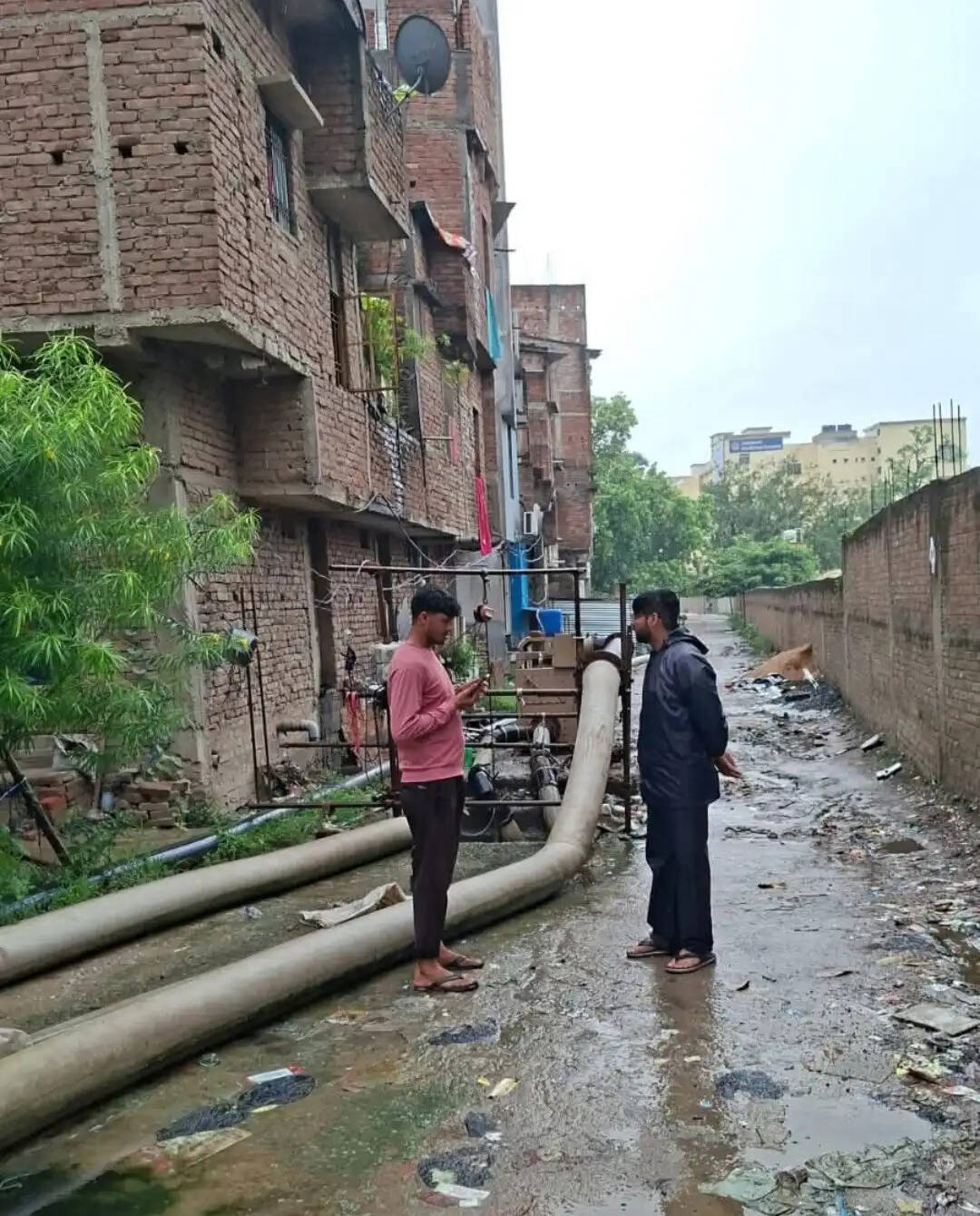 छपरा नगर निगम क्षेत्र में युद्धस्तर पर चल रहा जलनिकासी अभियान