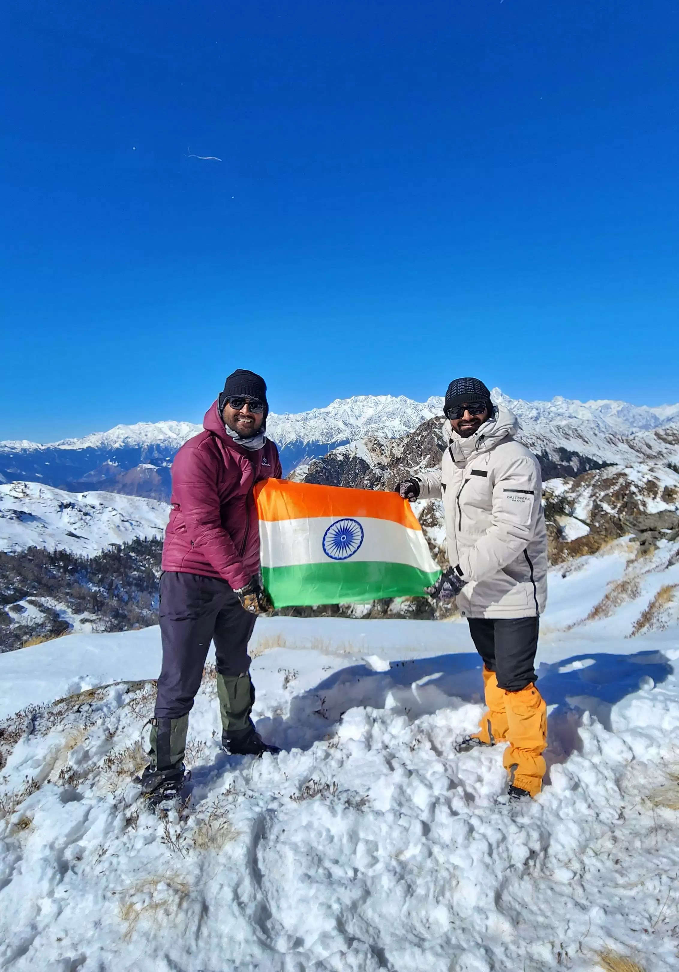 पर्वतारोहियों ने कुआरी पास की चोटी पर लहराया तिरंगा, अकलेरा कस्बे का बढाया मान