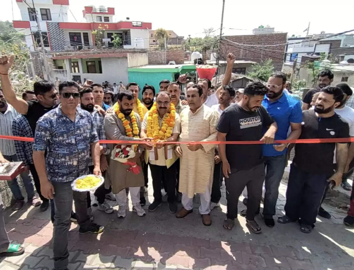 विधायक ने नवनिर्मित गली का उद्घाटन किया