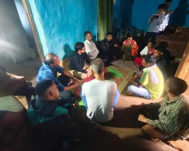एसडीएम से मृतक छात्र के पिता बोले- जैसा मेरे बेटे के साथ हुआ वैसा किसी के साथ न हो