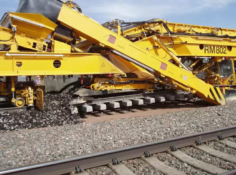 पश्चिम&nbsp;मध्य&nbsp;रेलवे&nbsp;में&nbsp;बैलास्ट क्लीनिंग मशीन की उपयोगिता का प्रतिशत भारतीय रेल में अव्वल