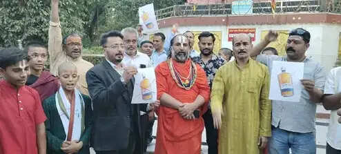 प्रयागराज में संगम ब्रांड की शराब पर संतों में आक्रोश