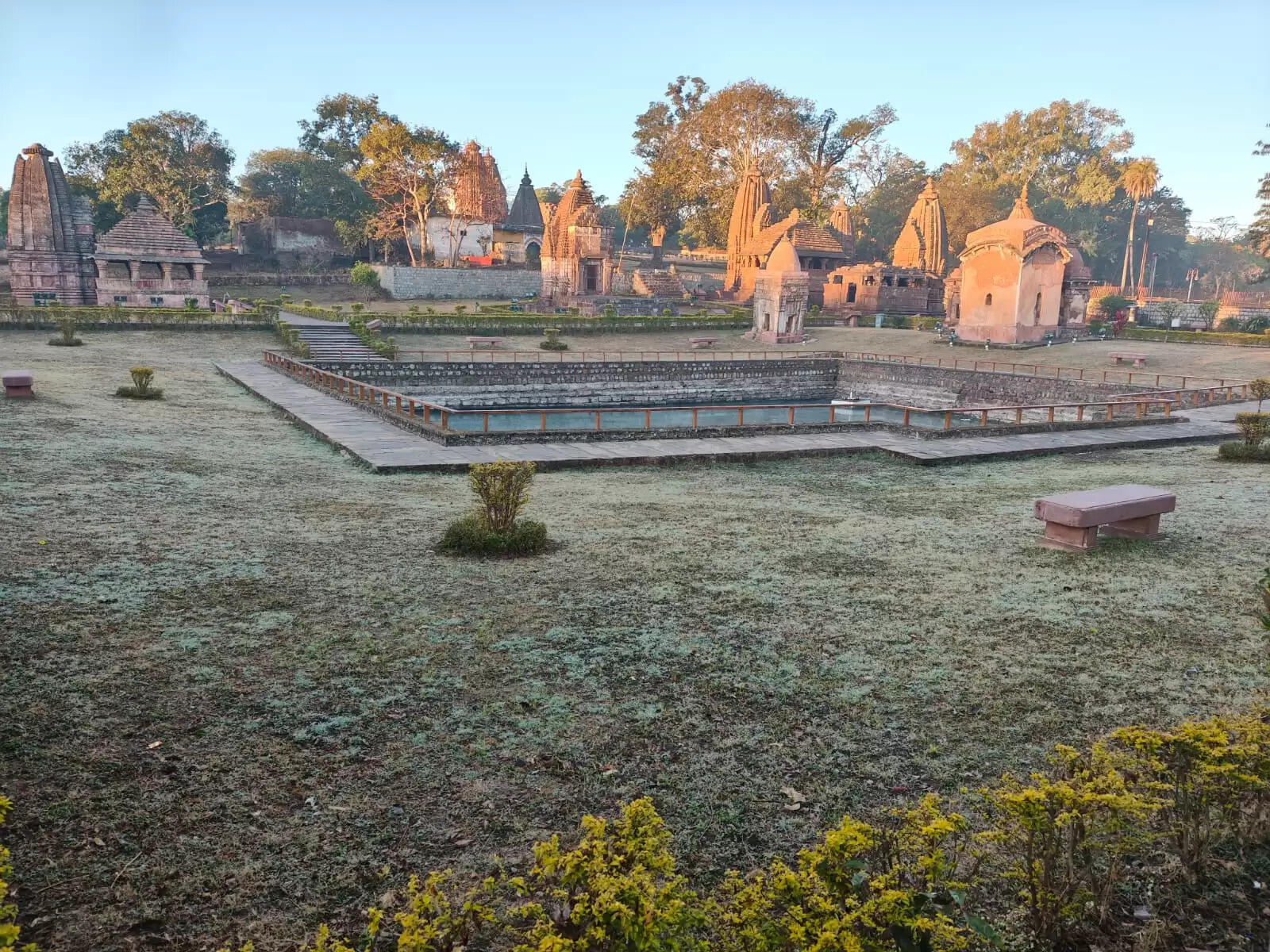 अनूपपुर: जिले में शीतलहर का प्रकोप, दोपहर बाद हुए सूर्य भगवान के दर्शन