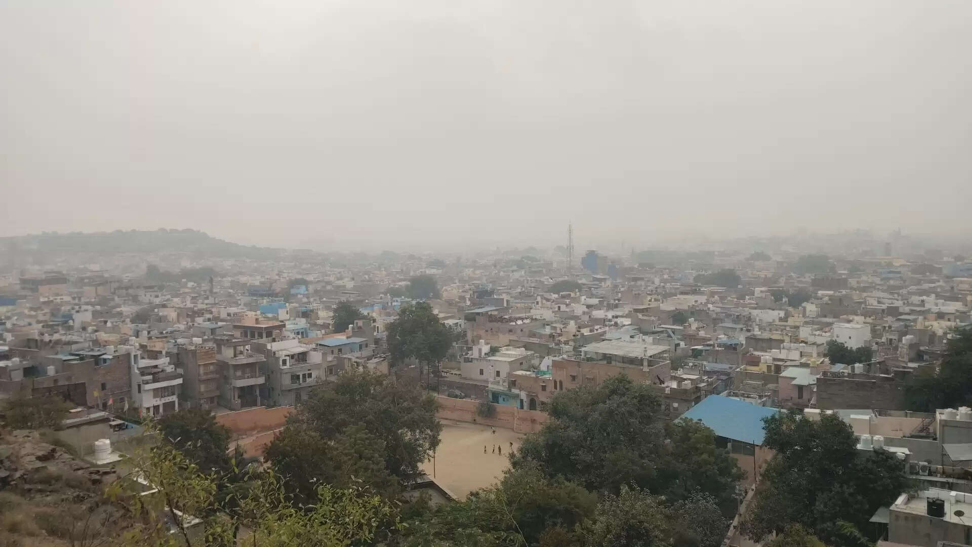 शहर में बदला मौसम का मिजाज : मावट से छूटी धूजणी, कोहरा छाया