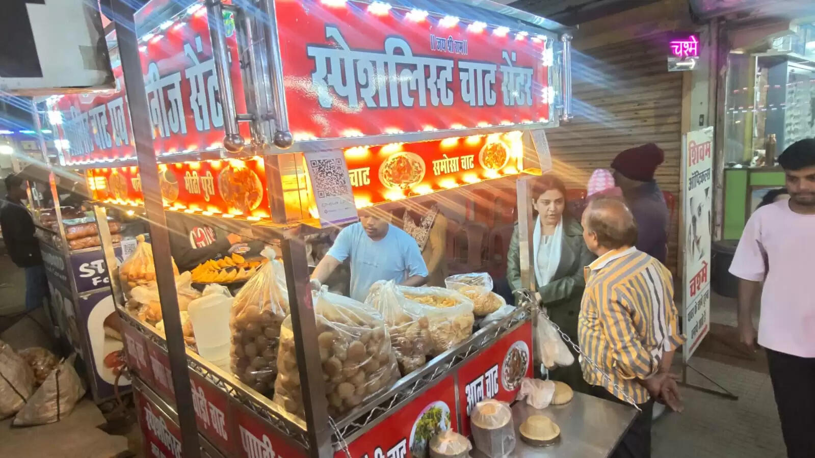 खाद्य सुरक्षा अधिकारियों ने किया बेकरी निर्माण केंद्रों और ठेलों, फास्ट फूड स्टॉल का निरीक्षण