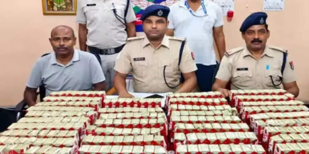 भागलपुर रेलवे स्टेशन पर आरपीएफ की बड़ी कार्रवाई, 50.4 लीटर अवैध अंग्रेजी शराब बरामद
