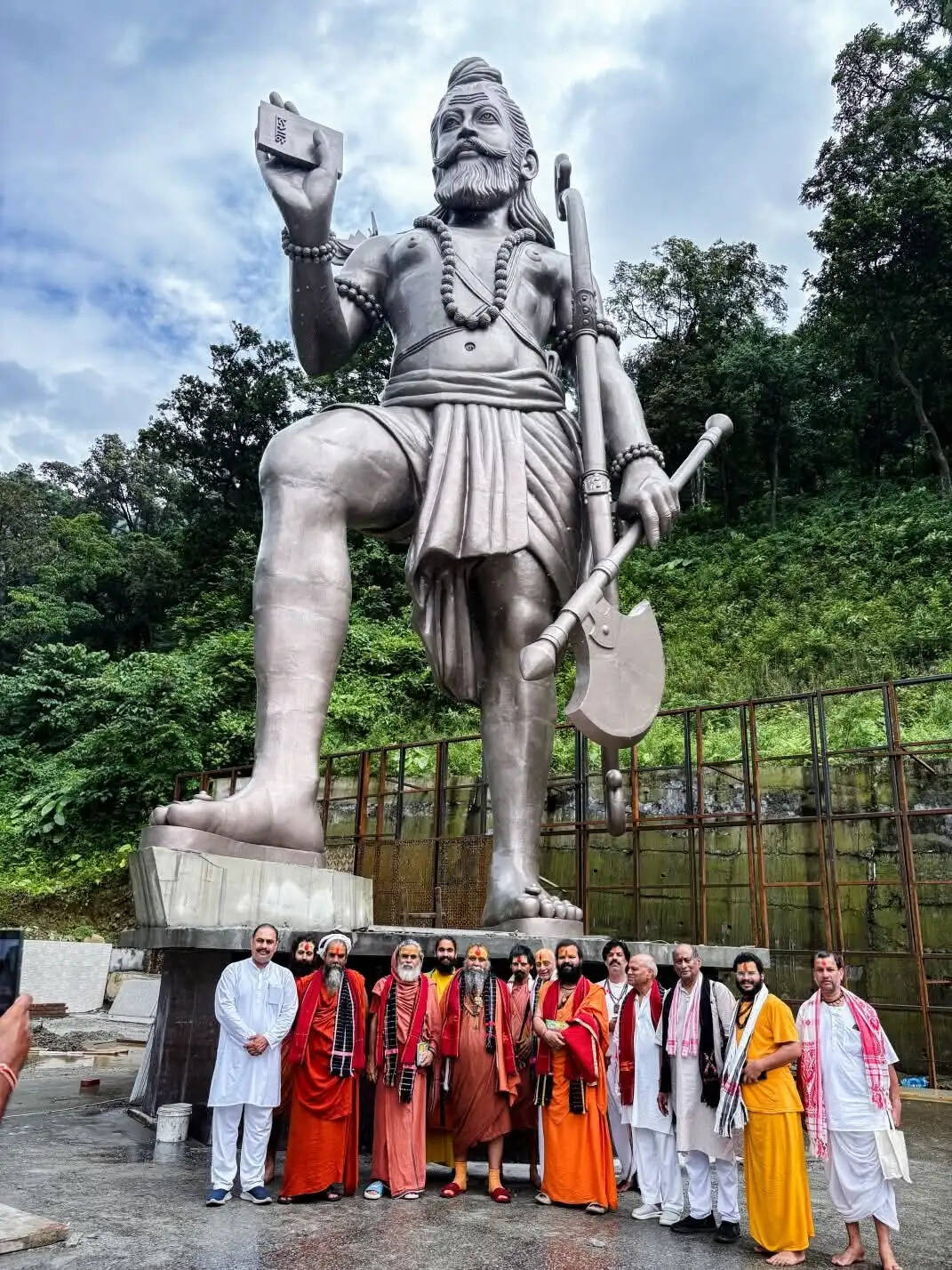 भगवान परशुराम की प्रतिमा भारतीय संस्कृति, सनातन परंपरा का सशक्त प्रतीक- राजेंद्रदास महाराज