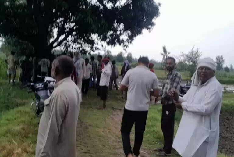 आकाशीय बिजली गिरने से एक महिला की मौत, दो हुईं घायल