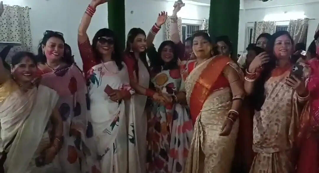 महिला उद्यमिता सह होली मिलन समारोह