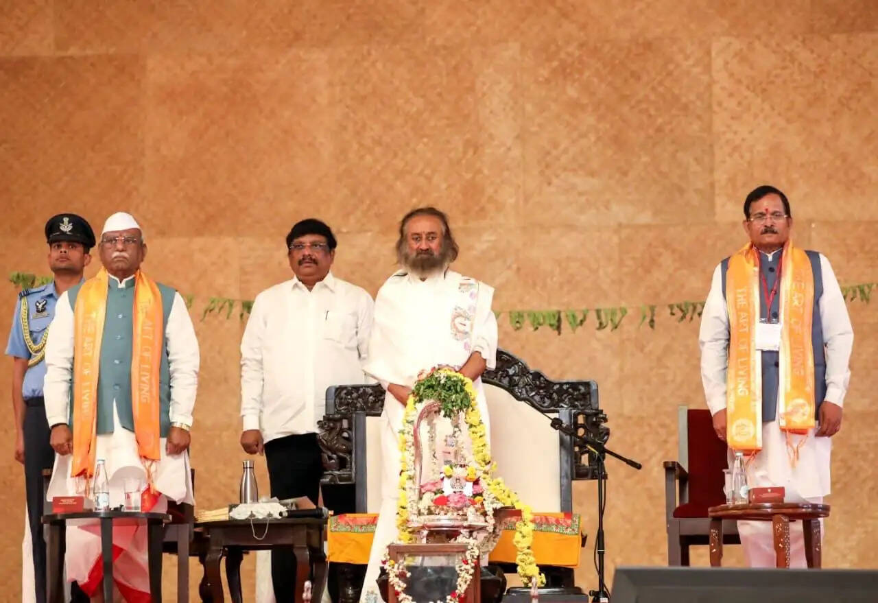 राज्यपाल बागडे ने बेंगलुरु स्थित आर्ट ऑफ लिविंग में आयोजित समारोह में भाग लिया