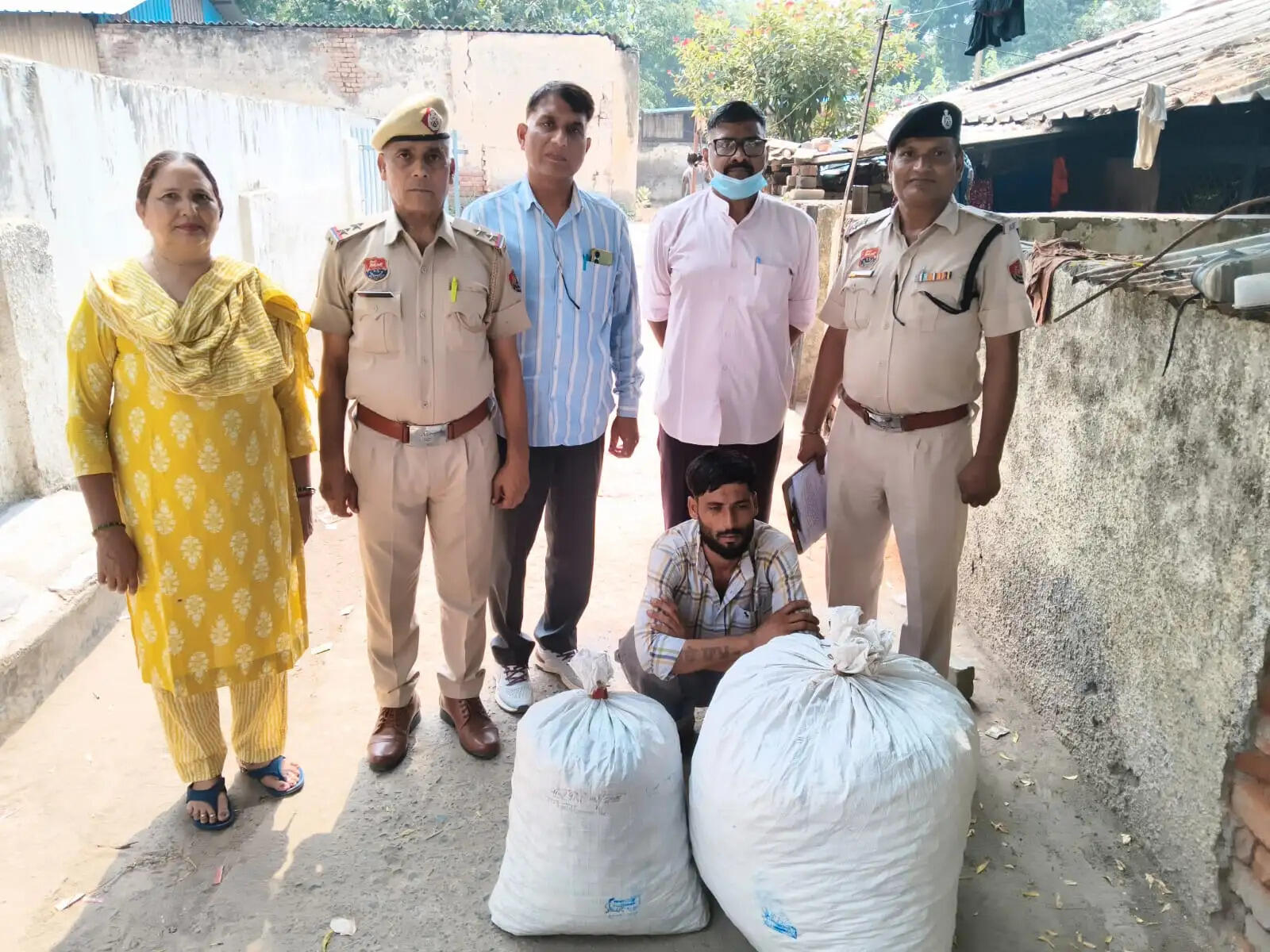 फरीदाबाद : 30 किलो डोडा पोस्त के साथ नाबालिग सहित दो गिरफ्तार