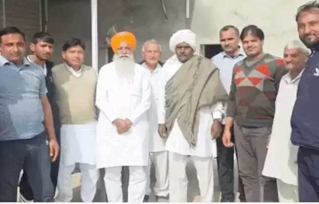 सोनीपत: शुगर मिलों के देरी से शुरू होने से किसानों को भारी नुकसान: गुरनाम चढूनी