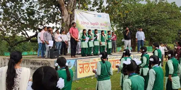 विश्व प्रकृति संरक्षण दिवस पर चला फल्गु उद्गम स्थल पर जागरूकता अभियान