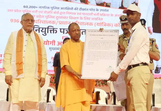 मुख्यमंत्री योगी ने की बड़ी घोषणा, कहा —इसी वर्ष पुलिस में एक लाख नई भर्तियां होंगी
