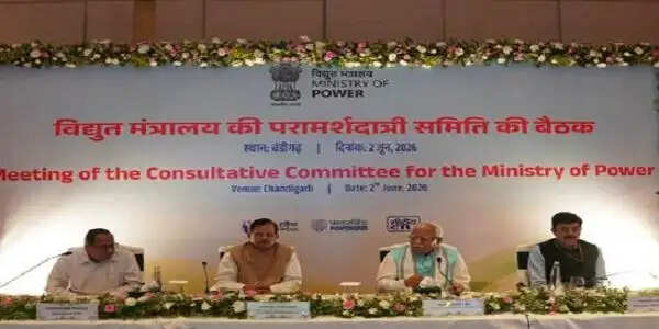 विद्युत मंत्रालय ने मांग बढ़ने के बीच ग्रिड स्थिरता को मजबूत करने के उपायों की समीक्षा की