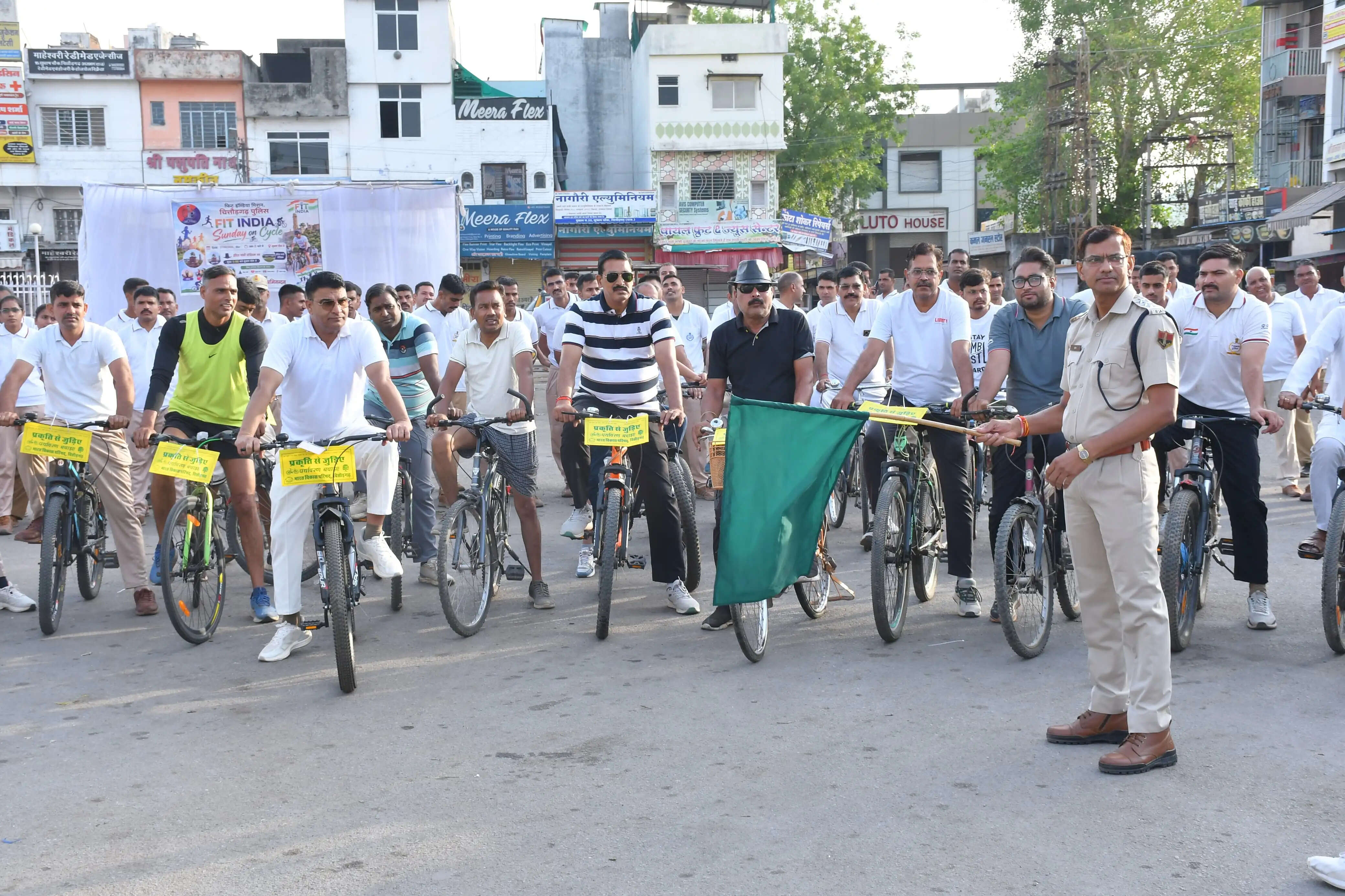 साइकिल रैली और योग के साथ चित्तौड़गढ़ पुलिस ने दिया फिटनेस का संदेश