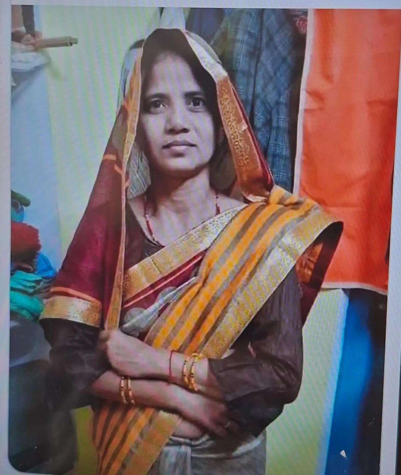 सड़क हादसे में महिला की मौत, दो बच्चे अनाथ