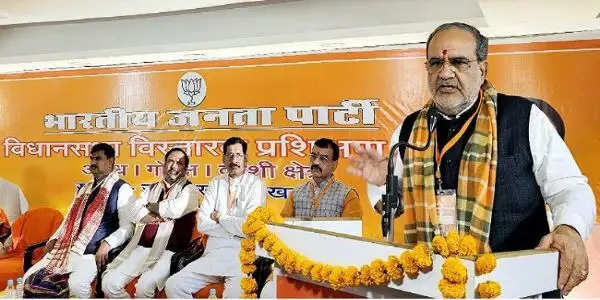 बूथ विजय अभियान में विस्तारकों को लगायेगी भाजपा