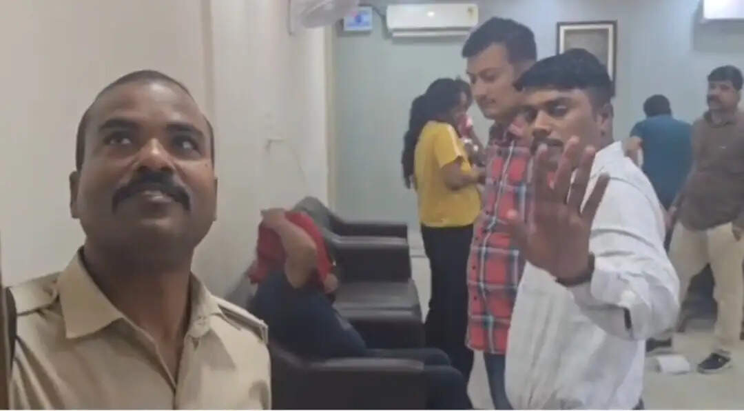 सारण में रिश्वत लेते डोरीगंज थाना के सब-इंस्पेक्टर रंगे हाथ गिरफ्तार