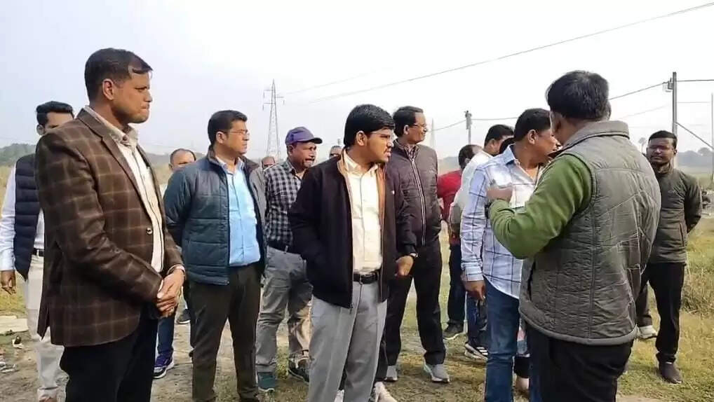 अस्थायी बस स्टैंड निर्माण स्थल का डीडीसी ने किया निरीक्षण