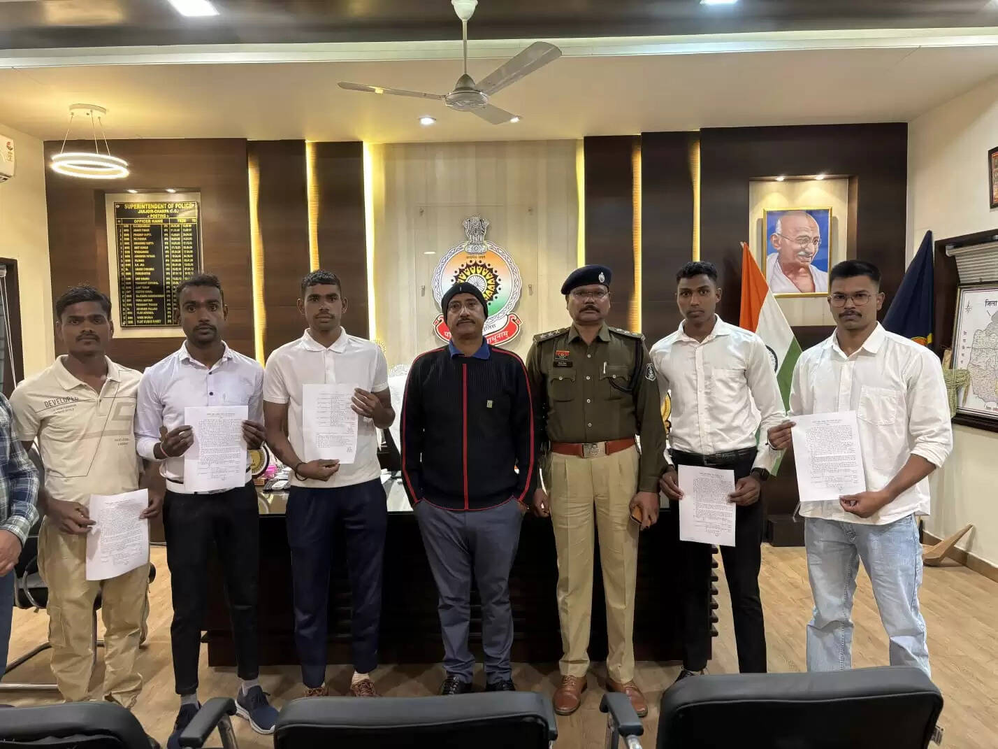 जांजगीर-चांपा पुलिस में 10 नवचयनित आरक्षकों को मिला नियुक्ति पत्र