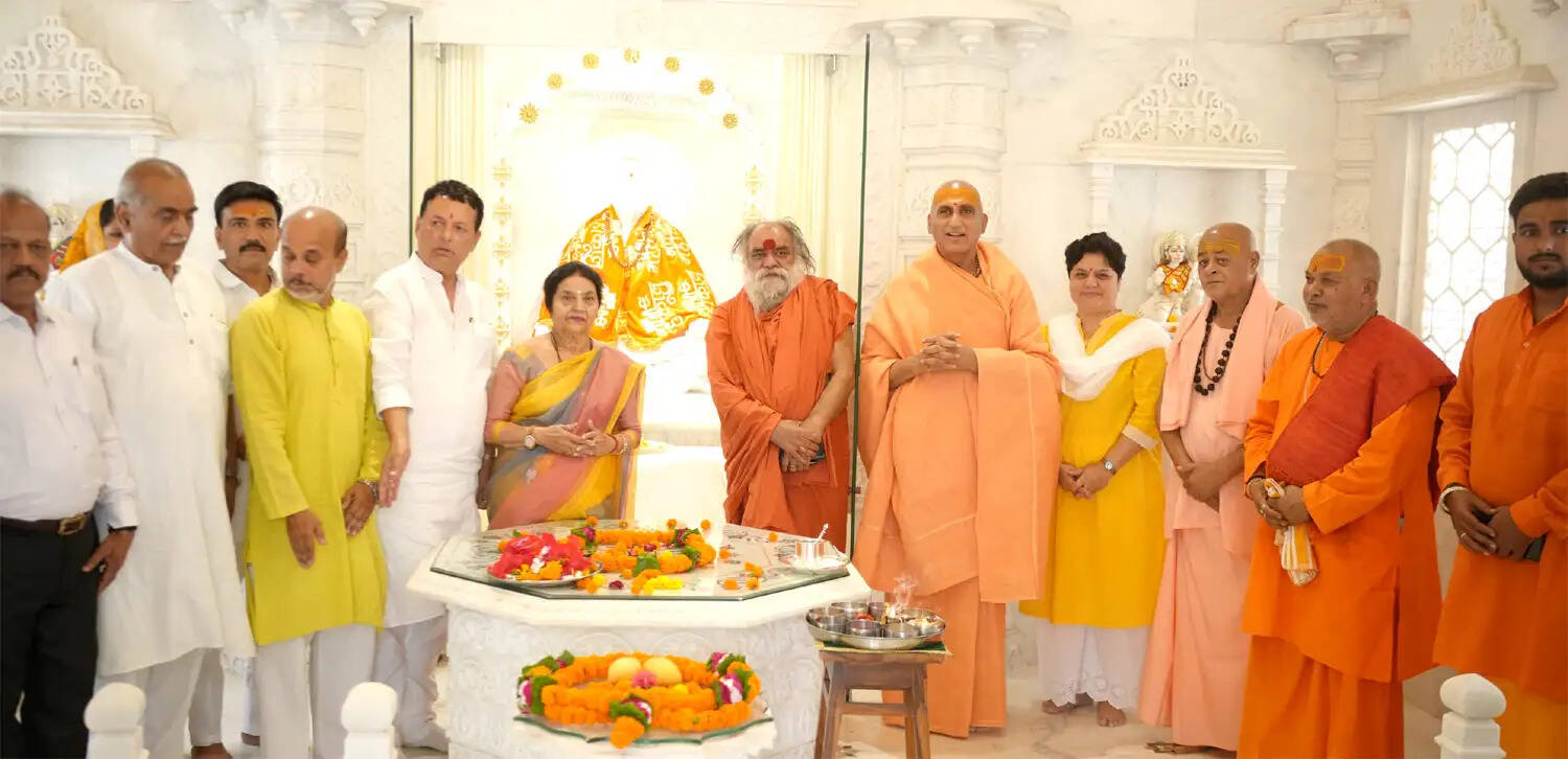 स्वामी सत्यमित्रानंद गिरि का सप्तम समाधि दिवस
