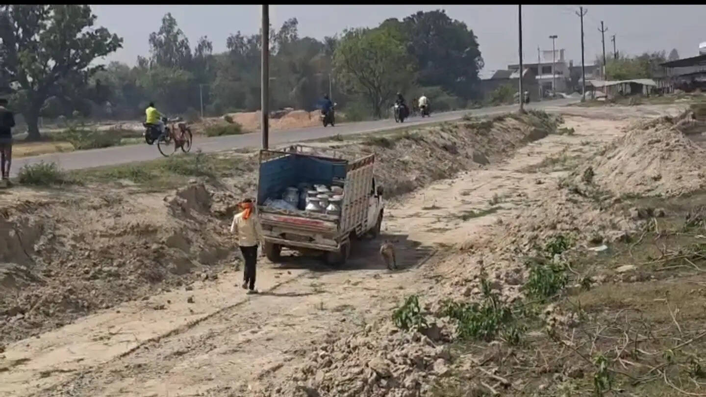 सड़क दुर्घटना में मोपेड सवार की मौत