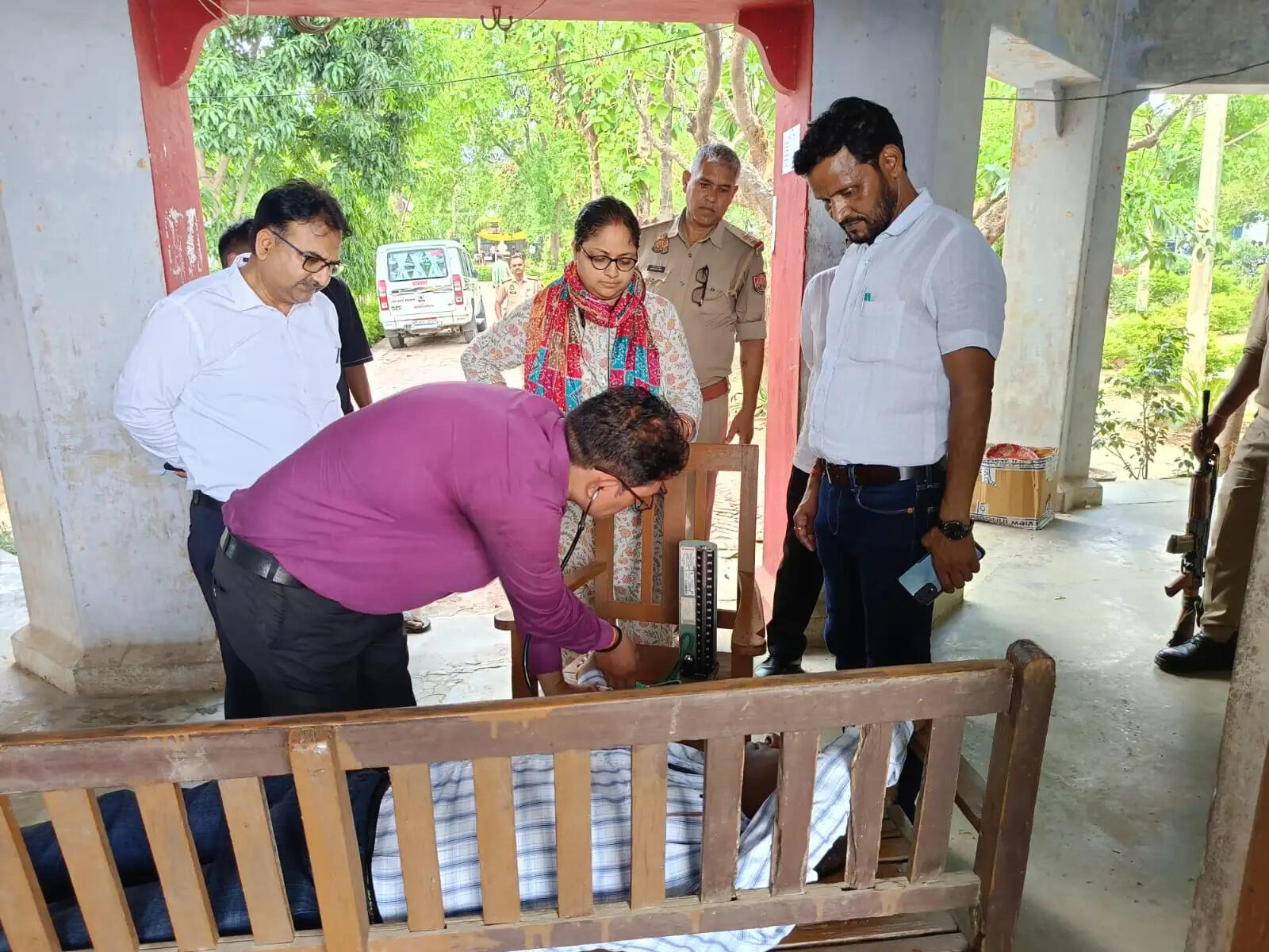 यूपी टीईटी परीक्षा के दौरान बिगड़ी दो अभ्यर्थियों की तबीयत, समय रहते मिली चिकित्सा सहायता